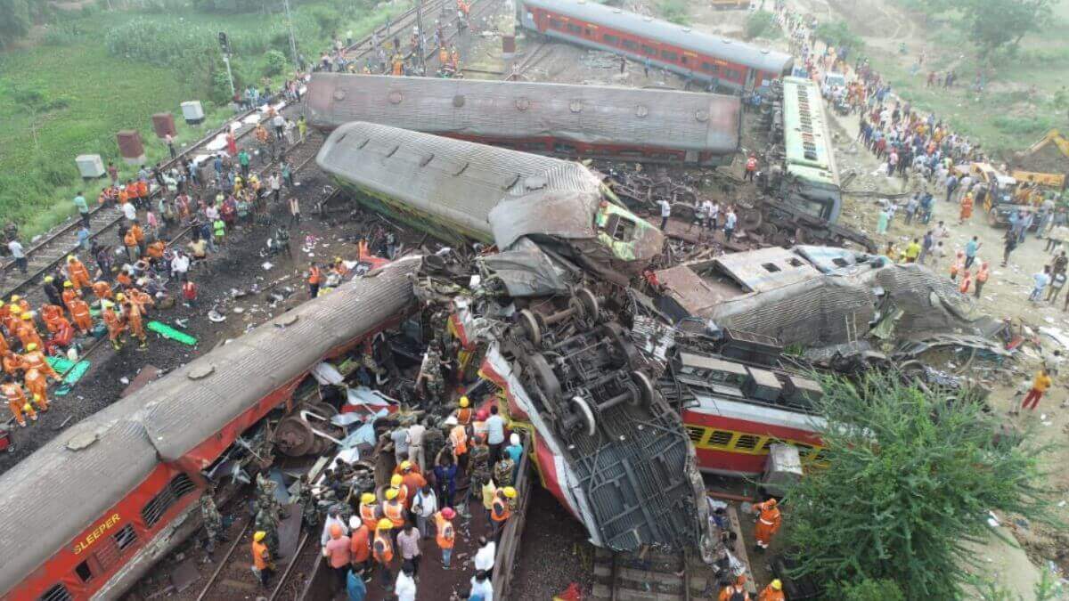 రైలు ప్రమాదం.! ఎందుకీ ఘోరం.! ఎవరిది పాపం.?