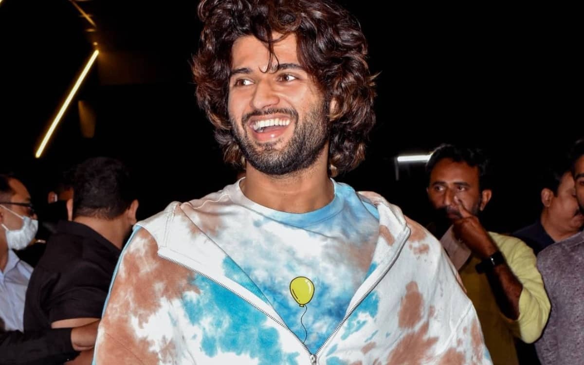 విజయ్ దేవరకొండ కోసం ఎవరొస్తున్నారు.?