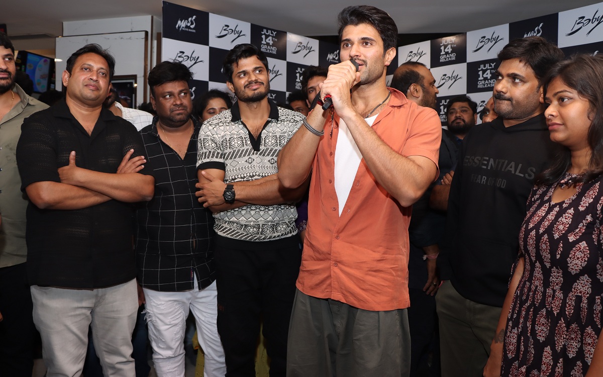 ‘బేబీ’ సినిమా టీమ్ ను చూస్తుంటే గర్వంగా ఉంది: విజయ్ దేవరకొండ