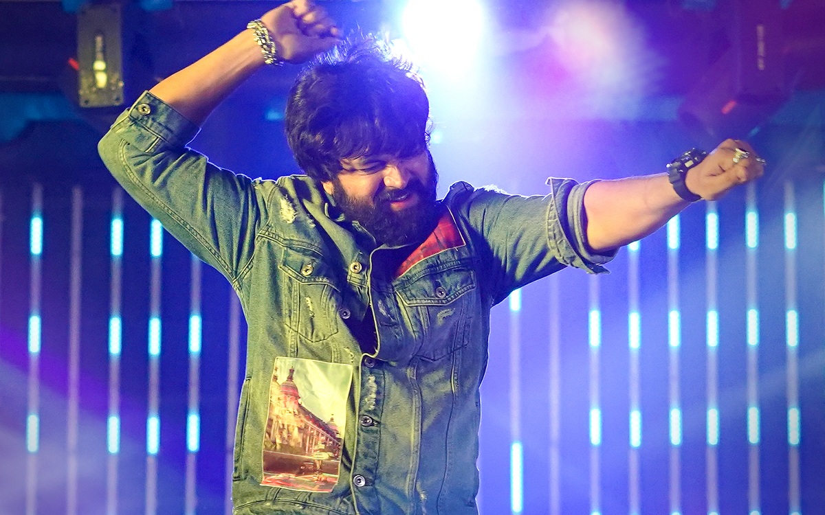 ‘మిస్టర్ ప్రెగ్నెంట్’ నుంచి ‘నరసపల్లె’ అంటూ దుమ్ములేపిన సోహెల్.. వీడియో వైరల్