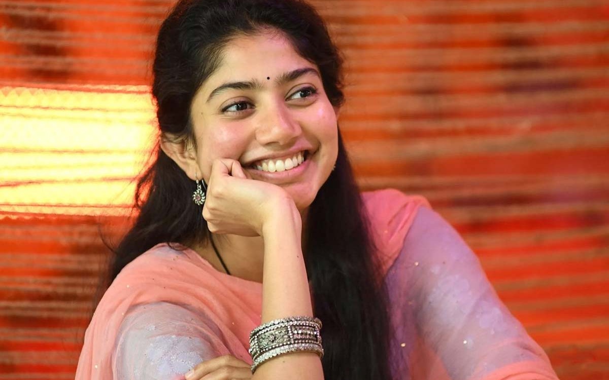 సాయి పల్లవి.. ఛాన్సులు రాక కాదు..