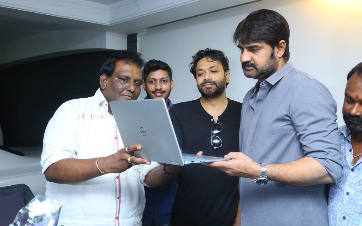 శ్రీకాంత్‌ చేతుల మీదుగా ‘నాతో నేను’ రెట్రో సాంగ్‌ విడుదల