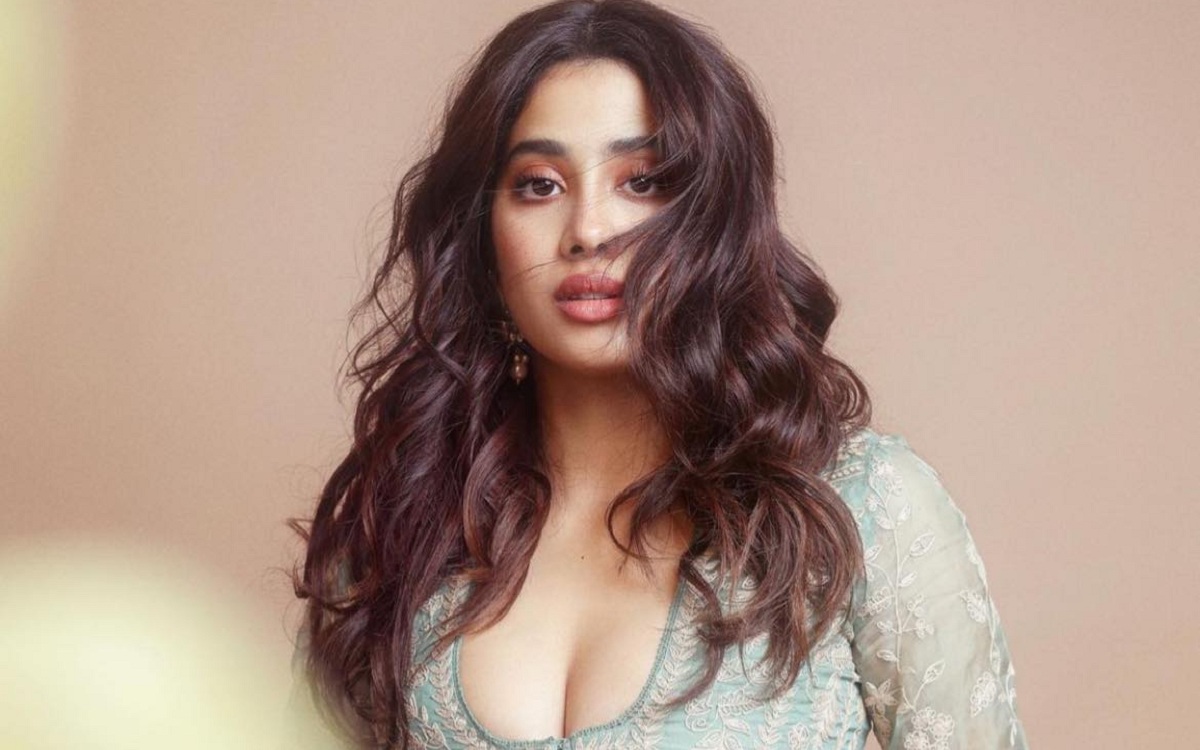 ‘హాయ్‌ నాన్నా’ సినిమా చూసిన జాన్వీ.. మృణాల్‌ ఠాకూర్‌ నటనకు ఫిదా!