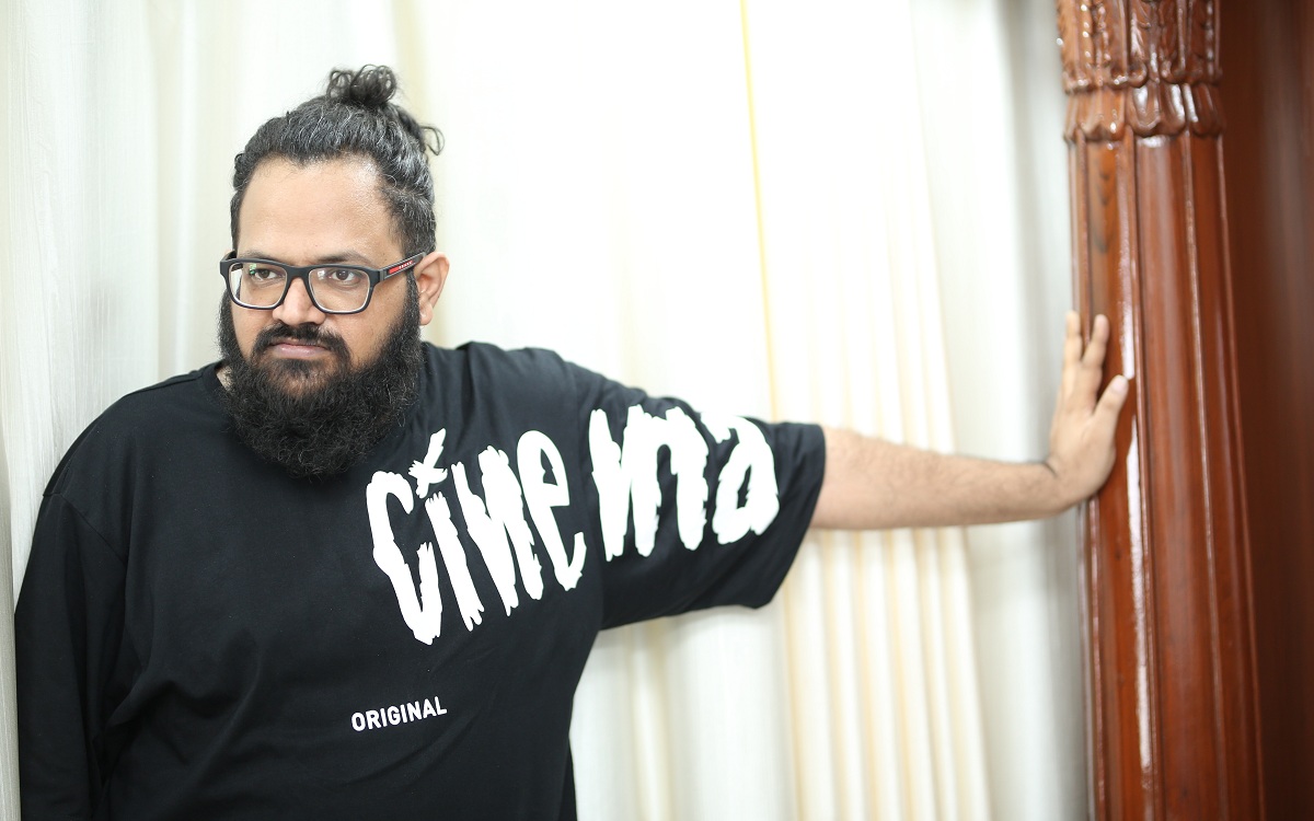 కుటుంబ సమేతంగా చూడదగ్గ చిత్రమిది.. ‘ప్రేమ్ కుమార్’ దర్శకుడు అభిషేక్ మహర్షి