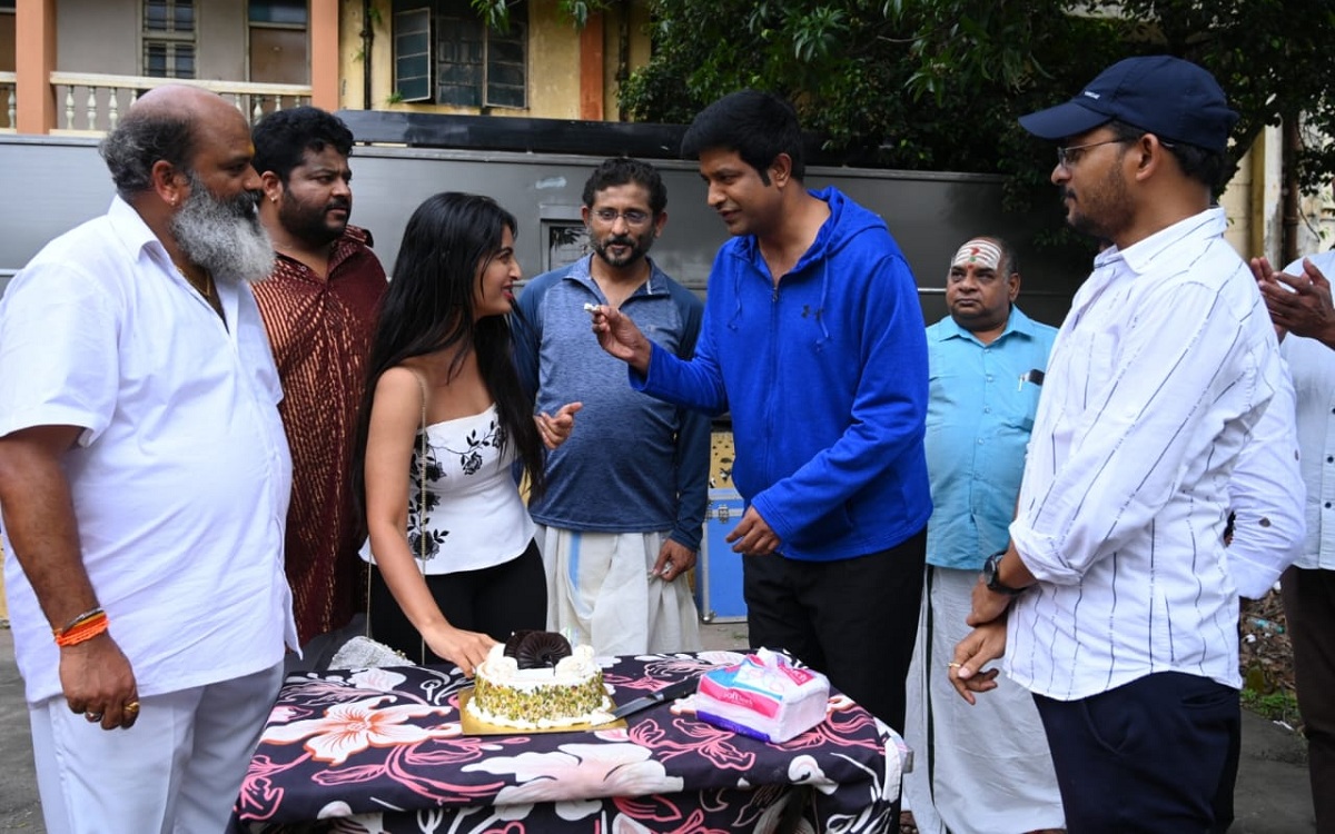 మోహన్ దర్శకత్వంలో వెన్నెల కిషోర్, అనన్య నాగళ్ళ ప్రధాన పాత్రలో ప్రొడక్షన్ నెం 1.