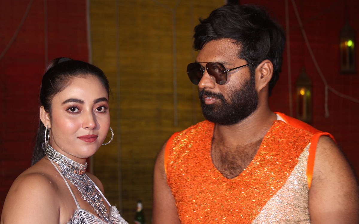 బాలుగాడి లవ్ స్టోరి నుంచి సోషల్ మీడియా షేక్ చేస్తున్న బేగంపేట కుర్రాదాన్ని మామా సాంగ్