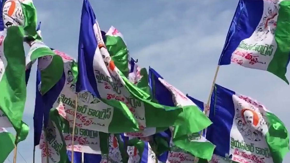 వైసీపీలో మొహం చాటేస్తున్న సిట్టింగులు.!