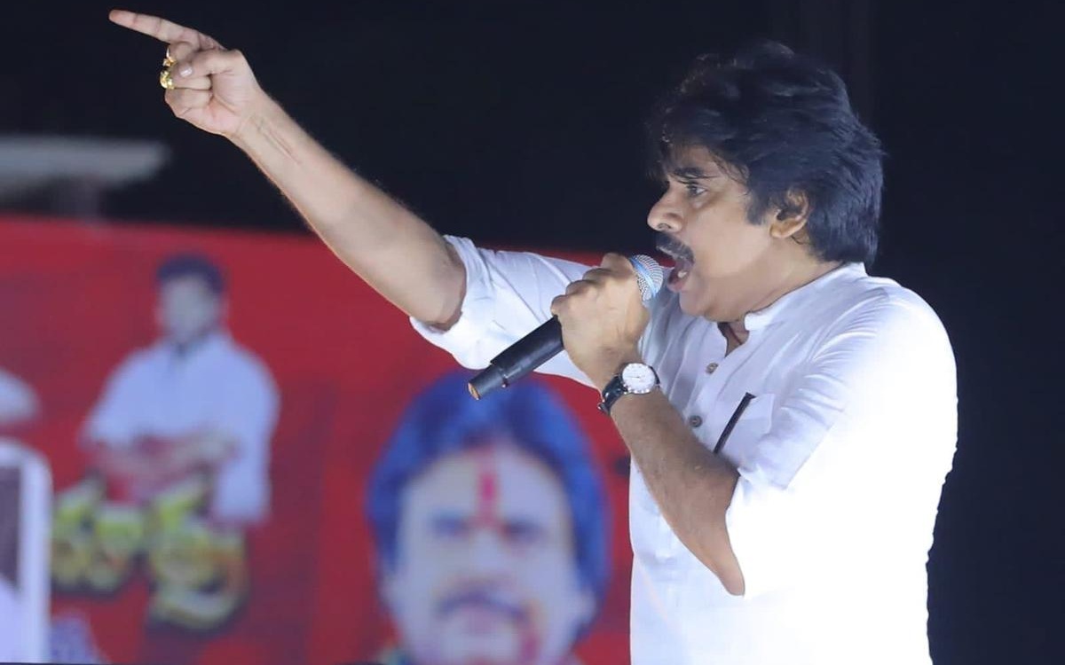 వాలంటీర్లు.! దండుపాళ్యం బ్యాచ్.! పవన్ కొత్త రగడ.!