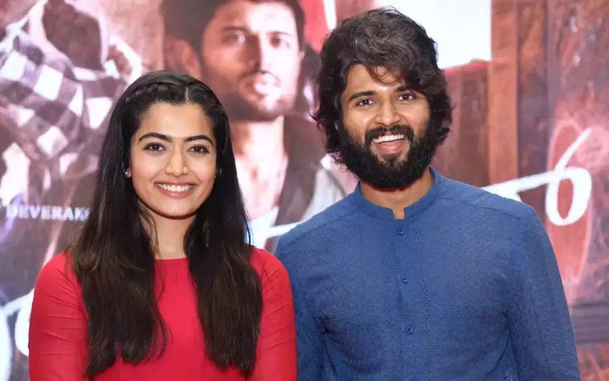 రష్మికతో దేవరకొండ అసలేంటి కథ.?