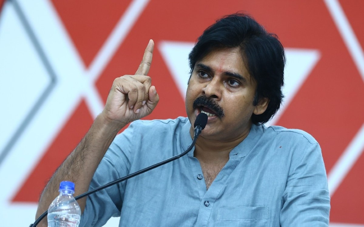 ఈ చందాల గోలేంటి పవన్ కళ్యాణ్.?