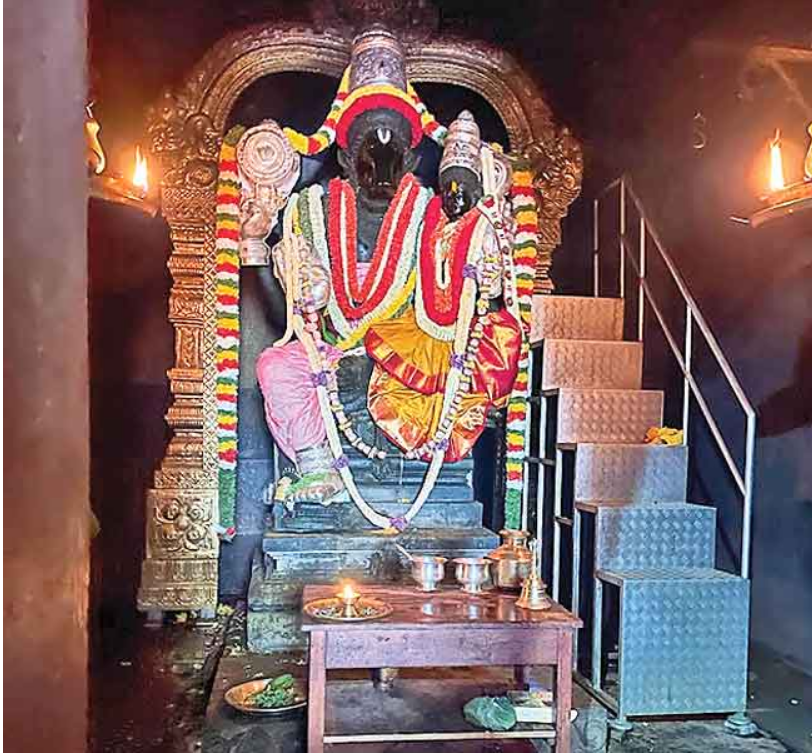 ఈ ఆలయాన్ని దర్శించుకుంటే సొంతింటి కల నెరవేరుతుందా.. కోరికలు తీర్చే భూవరాహ స్వామి!