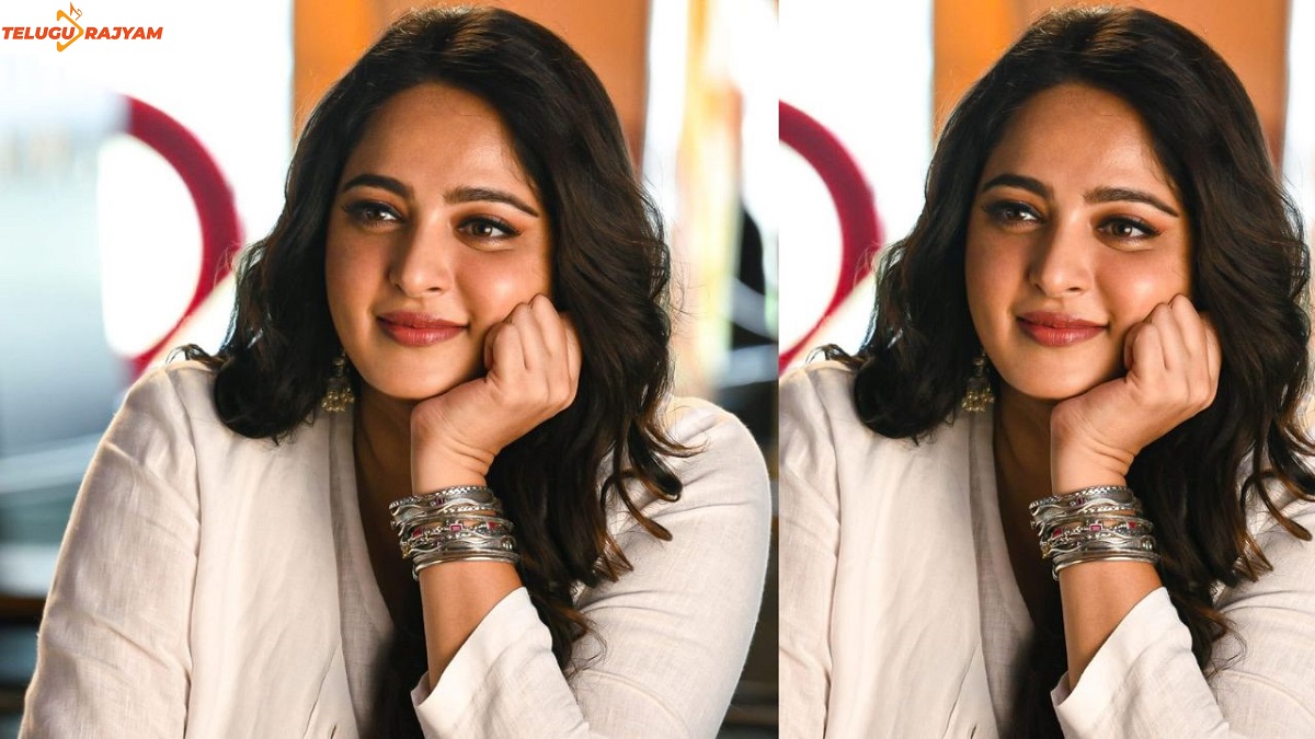 అనుష్క ఎందుకు బయటికి రావడం లేదు.!