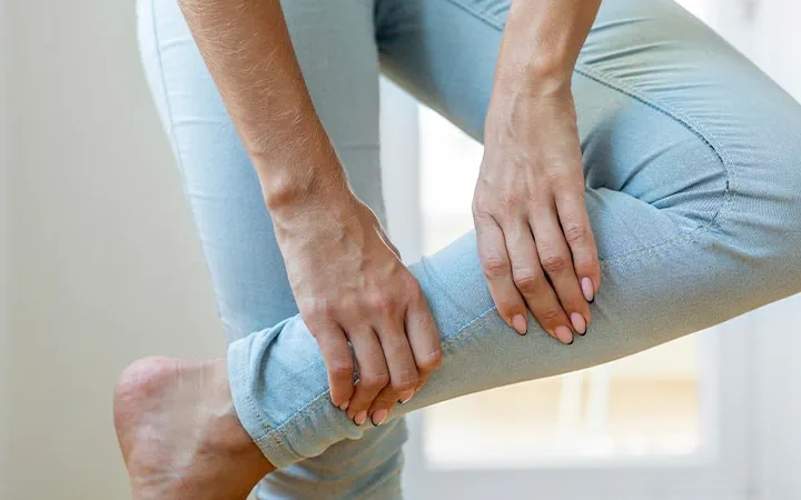 కాలి పిక్కలు పట్టేస్తున్నాయా.. ఈ సమస్యకు సులభంగా చెక్ పెట్టే చిట్కాలు ఇవే!