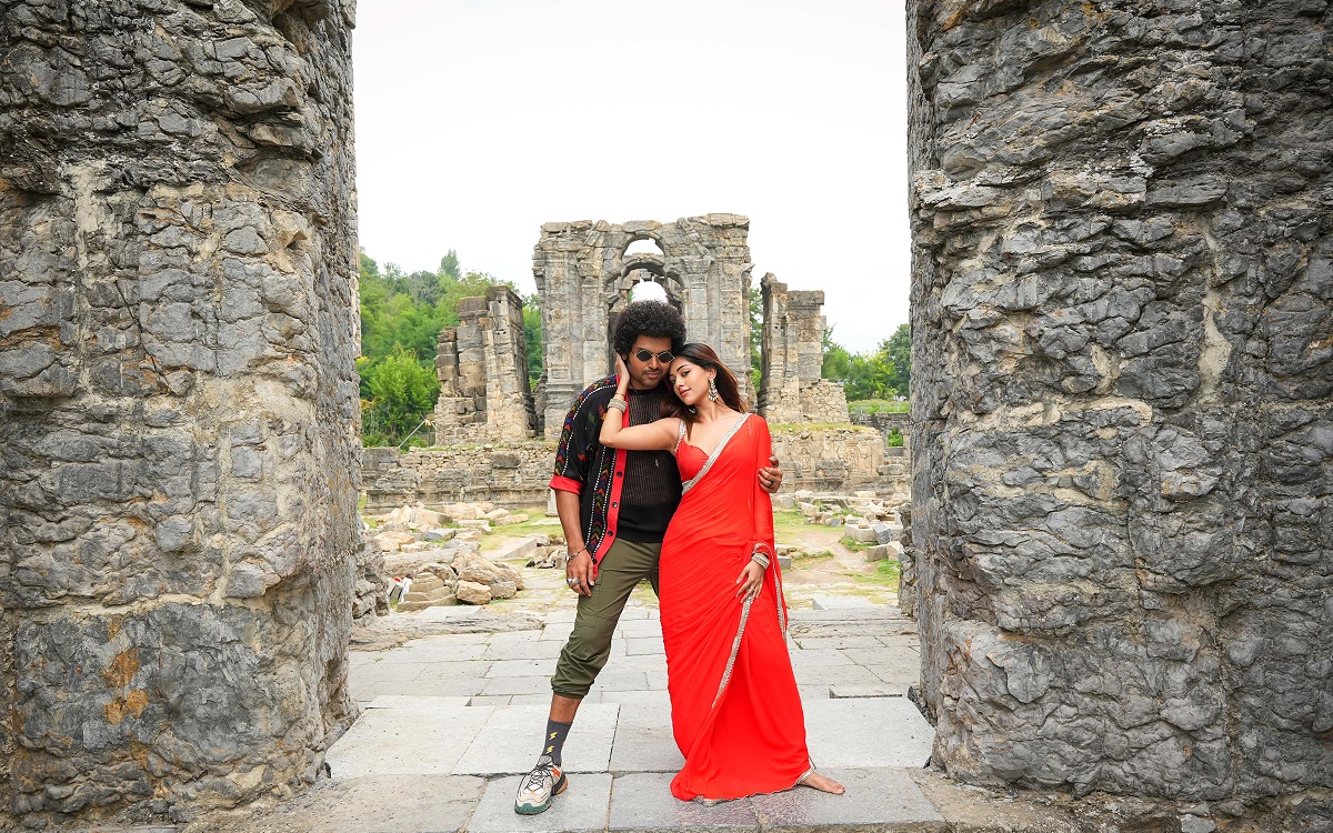 కార్తి ‘జపాన్’ టచ్చింగ్ టచ్చింగ్ పాటకు చార్ట్ బస్టర్ రెస్పాన్స్