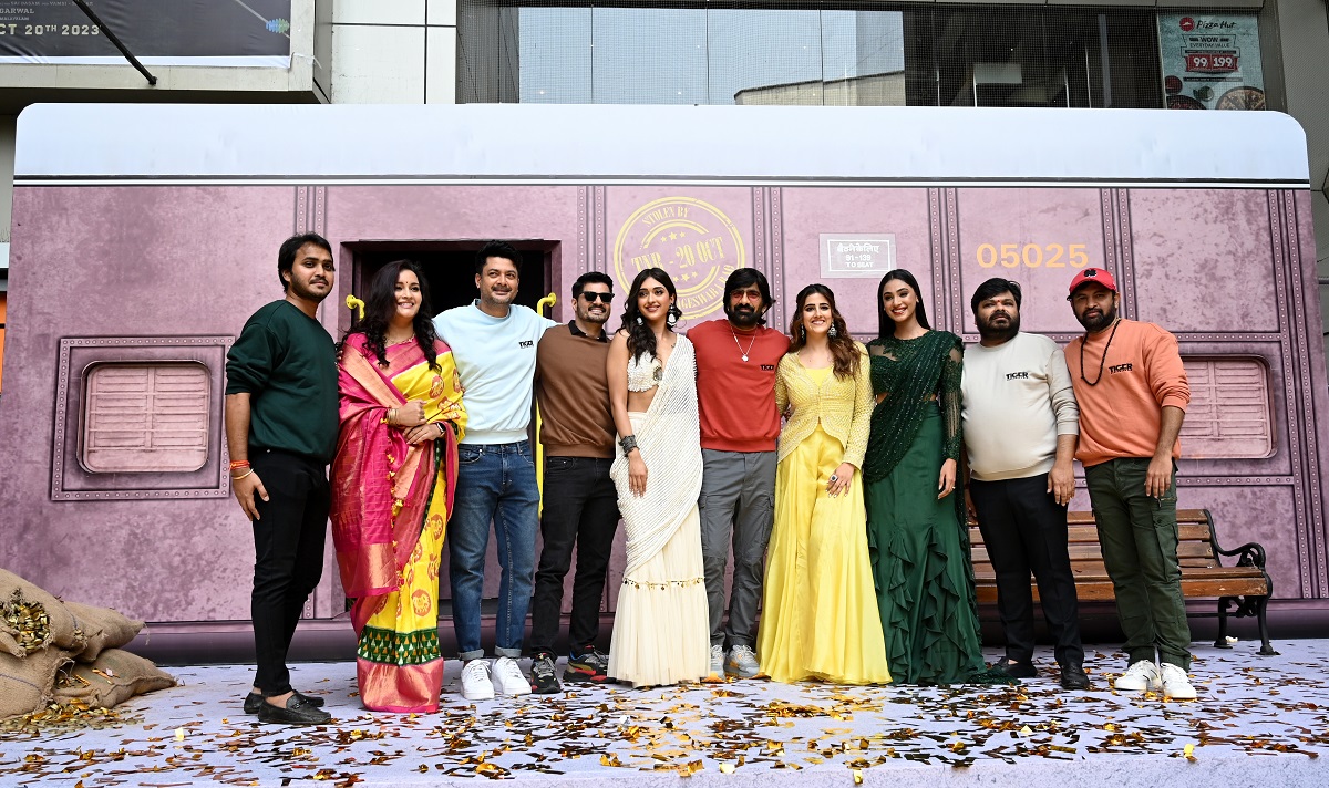 రవితేజ ‘టైగర్ నాగేశ్వరరావు’ రోరింగ్ ట్రైలర్ విడుదల