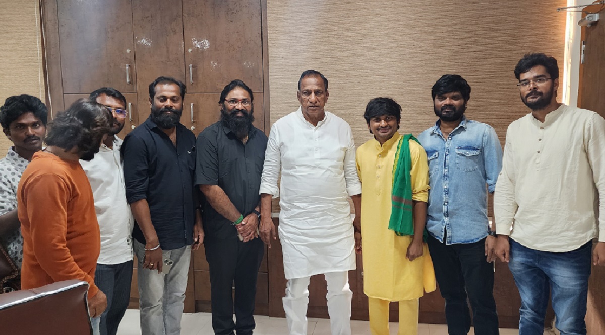 మంత్రి మల్లారెడ్డి లాంచ్ చేసిన రాకింగ్ రాకేష్ ‘కెసిఆర్’ టైటిల్