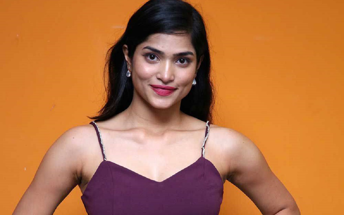 అతనొక మోసగాడు!