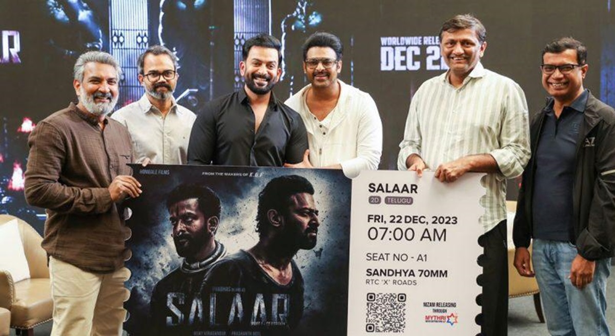 ‘సలార్‌’ తొలి టిక్కెట్‌ కొన్న జక్కన్న