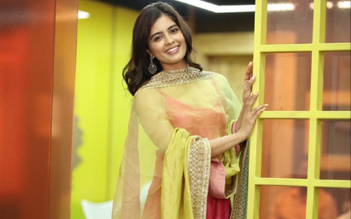 హను-మాన్ కు ప్రేక్షకుల నుంచి వస్తున్న రెస్పాన్స్ చూస్తుంటే గూస్ బంప్స్ వస్తున్నాయి: అమృత అయ్యర్