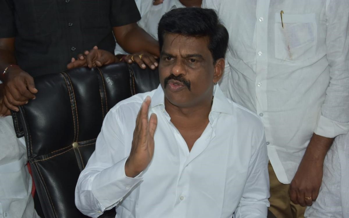 వైసీపీలో హిందూపూర్ ఎంపీ గోరంట్ల మాధవ్ ‘అల్లరి’.!