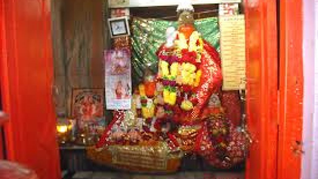 ఆ ఆలయంలో ప్రసాదం తింటే కష్టాలు కచ్చితంగా తీరతాయట.. ఆ ఆలయం అద్భుతమంటూ?