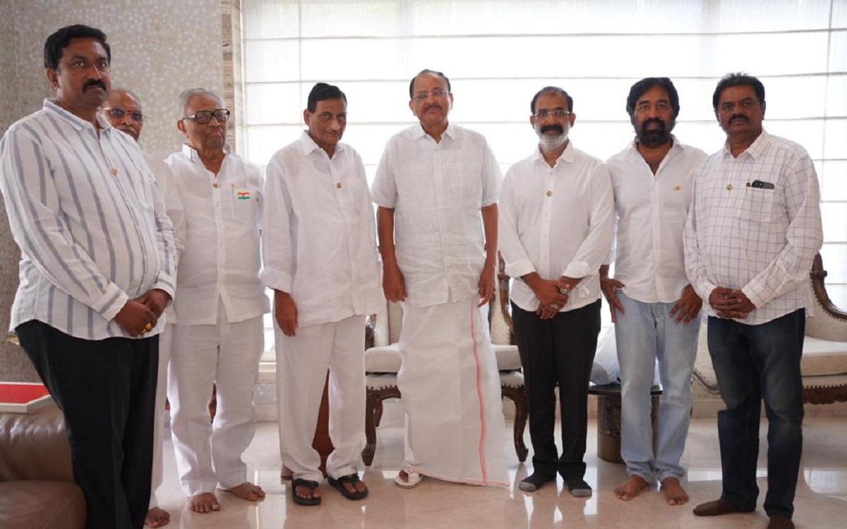 భారత మాజీ ఉపరాష్ట్రపతి శ్రీ ఎం. వెంకయ్య నాయుడు గారికి పద్మ విభూషణ్