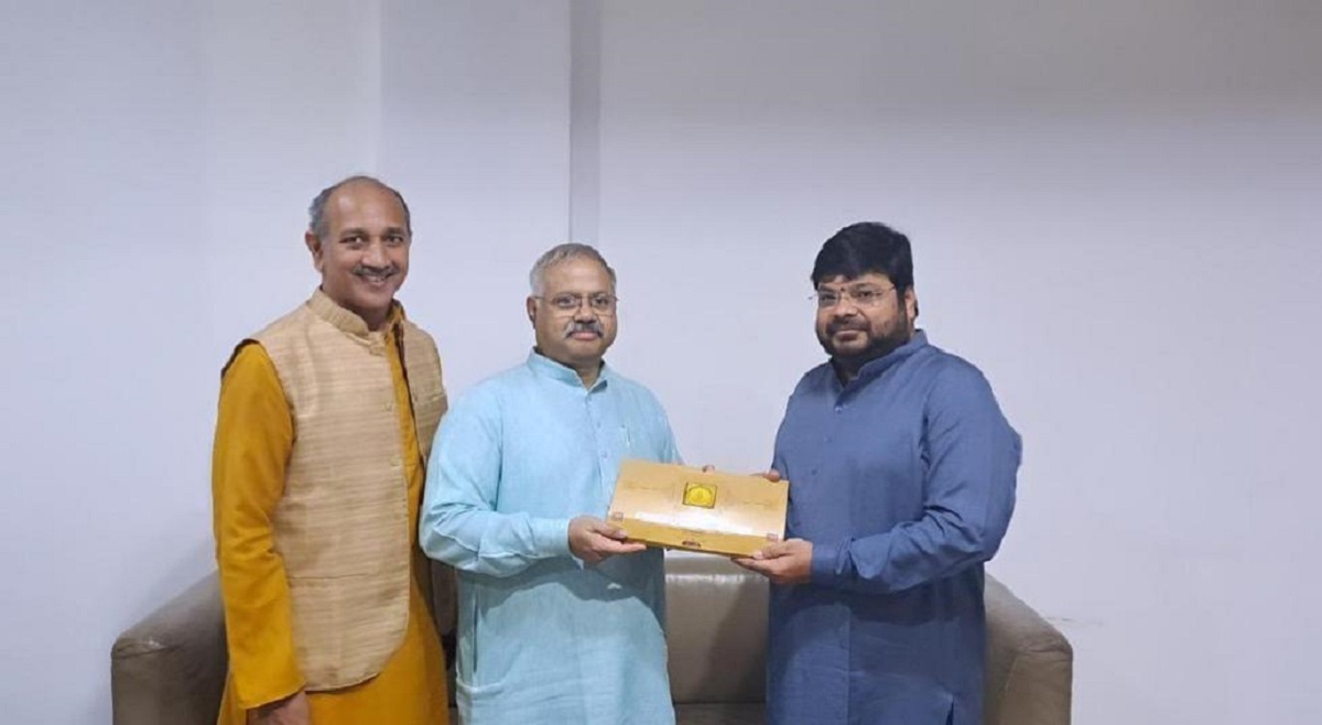 నిర్మాత అభిషేక్ అగర్వాల్‌ కు అయోధ్య రామమందిర ప్రారంభోత్సవానికి ఆహ్వానం