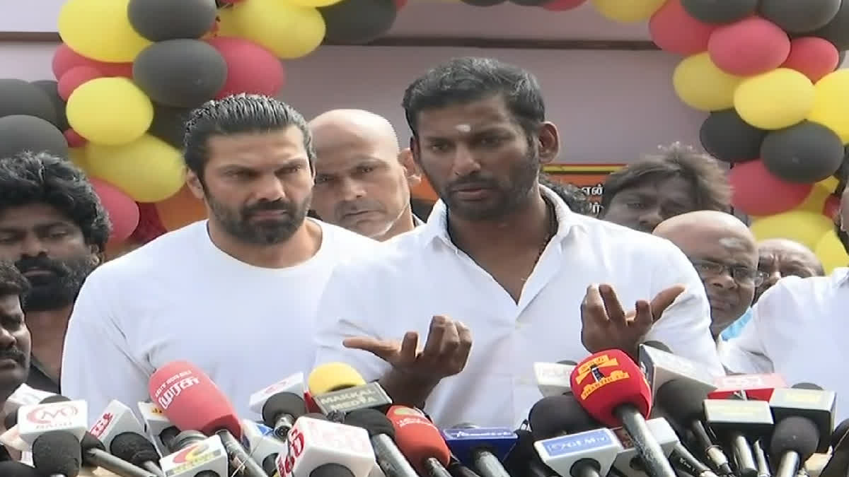 కెప్టెన్‌ సమాధి వద్ద విశాల్‌ కన్నీరుమున్నీరు!