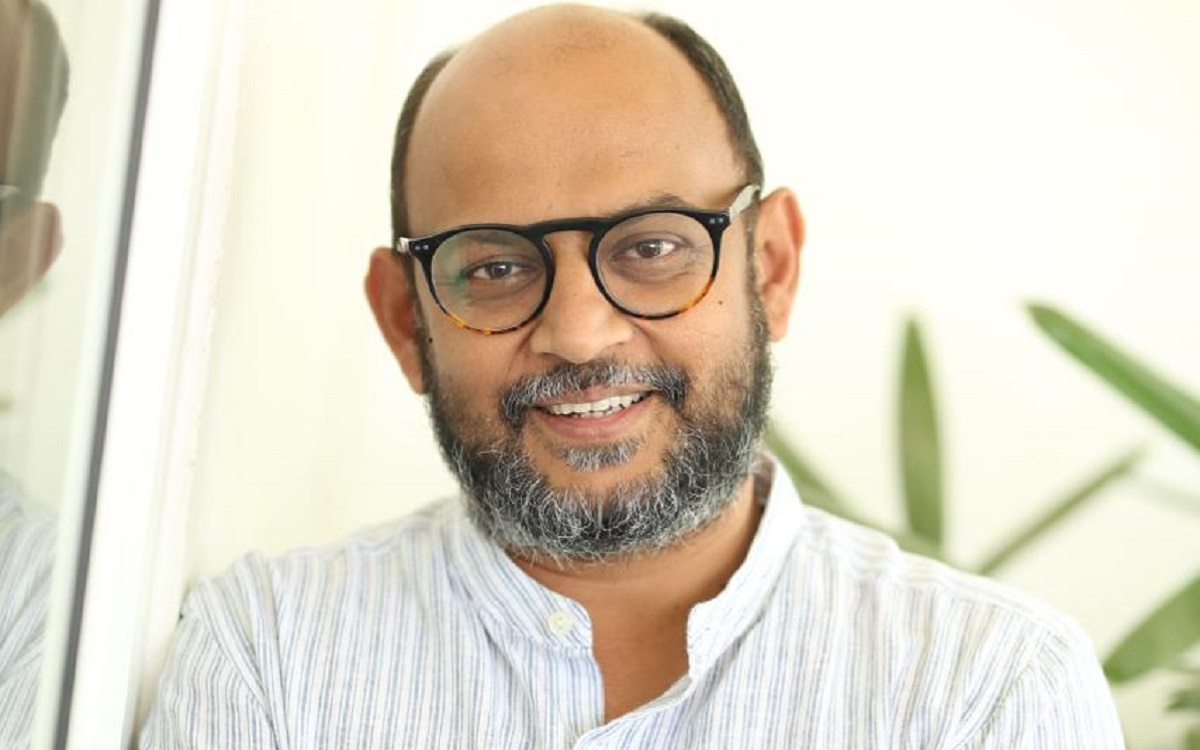 ఎకె ఎంటర్‌టైన్‌మెంట్స్ ప్రొడక్షన్ నెం 27, దర్శకుడు విఐ ఆనంద్‌ పుట్టినరోజున అనౌన్స్ మెంట్
