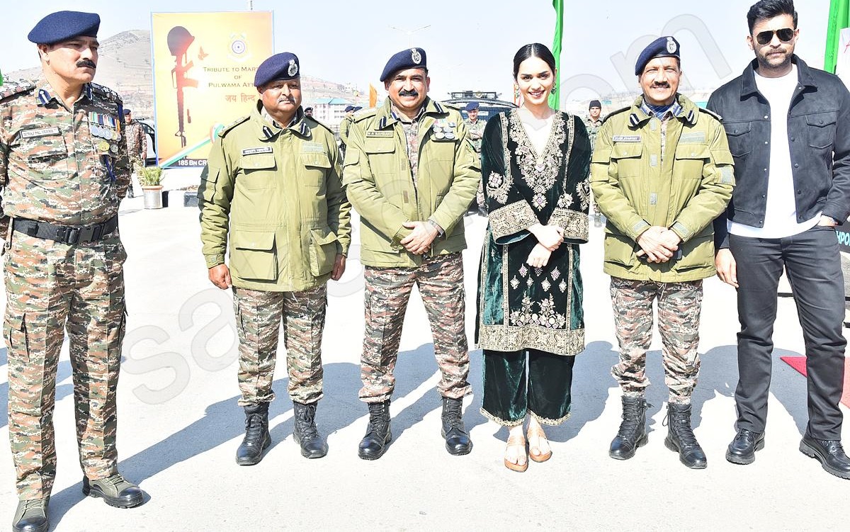 పుల్వామా అమరవీరులకు ఘనంగా నివాళులర్పించిన ఆపరేషన్ వాలెంటైన్ టీం