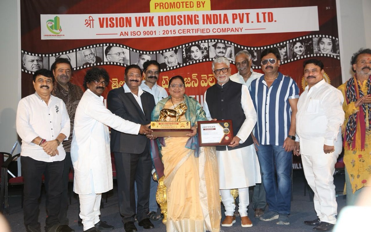 ఘనంగా ఐకాన్స్ ఆఫ్ ఇండియన్ ఫిల్మ్ ఇండస్ట్రీ అవార్డ్స్ 2024 కార్యక్రమం