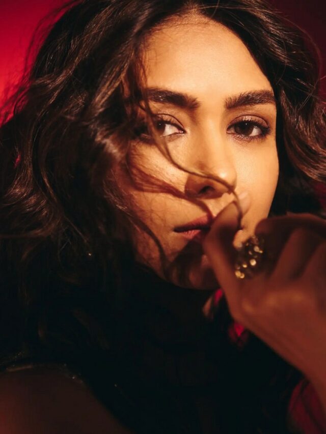 Mrunal Thakur Stunning Clicks