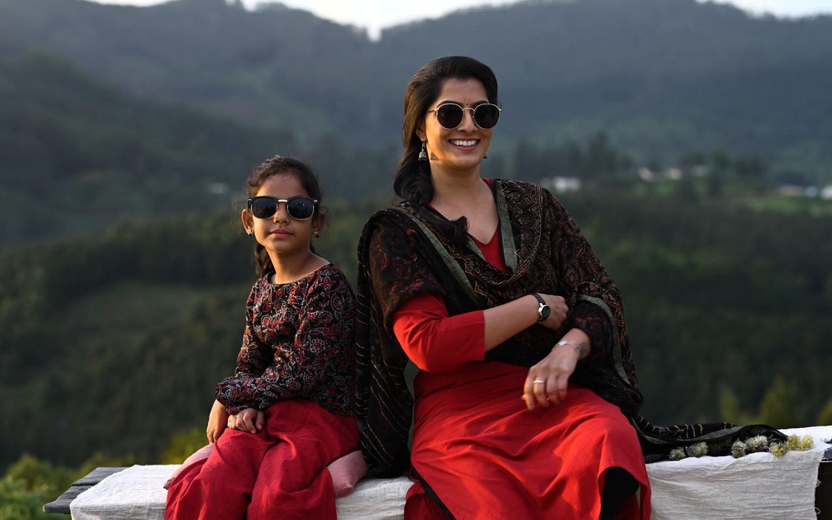 ‘నా చెయ్యి పట్టుకోవే…’ పాట విడుదల చేసిన ‘శబరి’ టీమ్