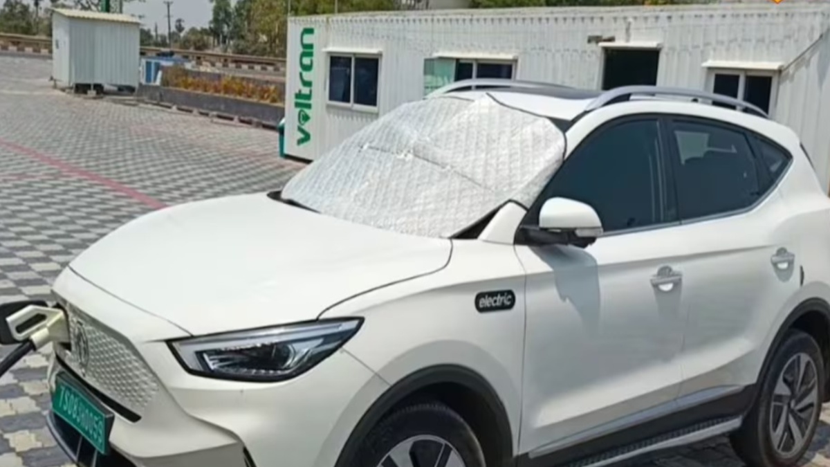 Electric Vehicles: ఈ కార్ ఒక్కసారి ఛార్జ్ చేస్తే చాలు 300 కిలోమీటర్లు వెళ్లొచ్చు.. ఇంతకీ ఆ కారు ఏదో తెలుసా?