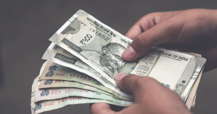 Business Idea: వ్యాపారం చేయాలనుకుంటున్నారా.. వాడి పడేసిన ప్లాస్టిక్ తో లక్షల్లో ఆదాయం.. ఎలా అంటే?