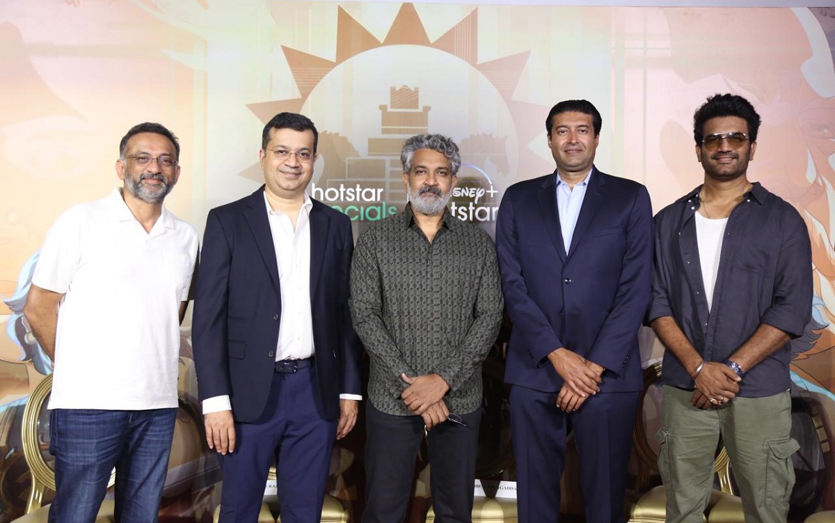 ‘బాహుబలి: క్రౌన్ ఆఫ్ బ్లడ్’తో బాహుబలి చరిత్రలో కొత్త అధ్యాయాన్ని ఆవిష్కరించడం చాలా ఆనందంగా వుంది: రాజమౌళి