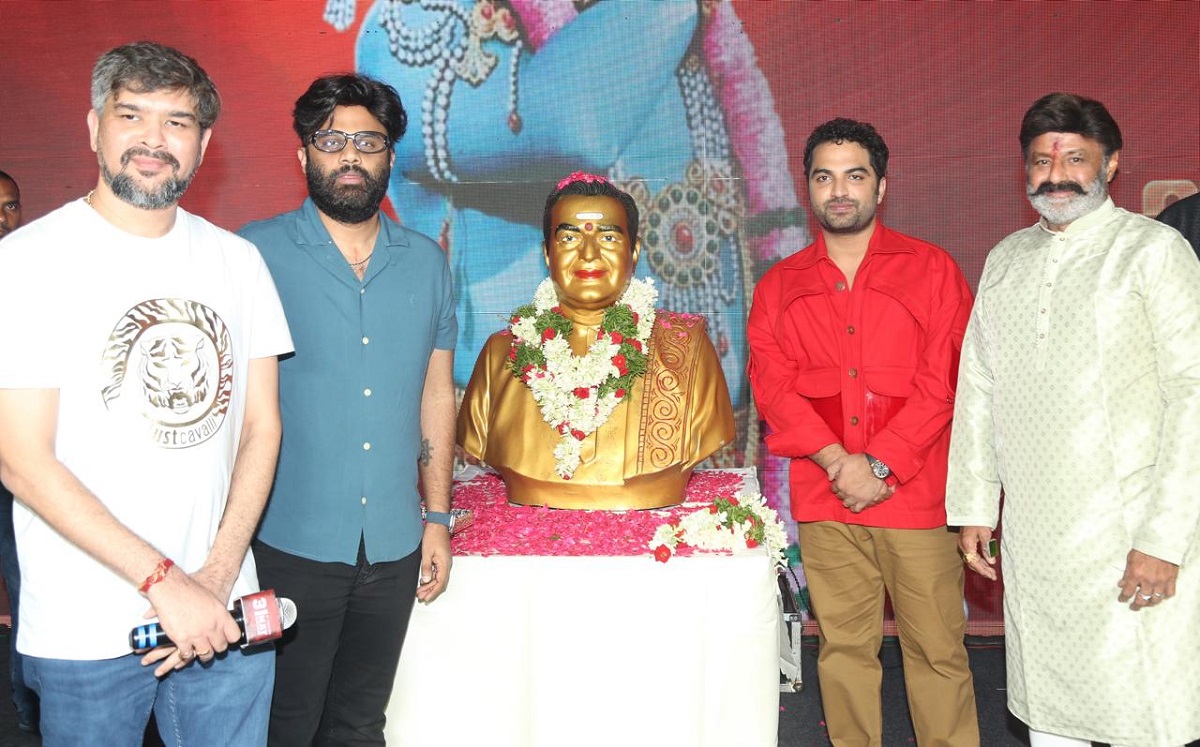 “గ్యాంగ్స్ ఆఫ్ గోదావరి” లాంటి కొత్తదనమున్న చిత్రాలను ప్రేక్షకులు ఖచ్చితంగా ఆదరిస్తారు: నందమూరి బాలకృష్ణ