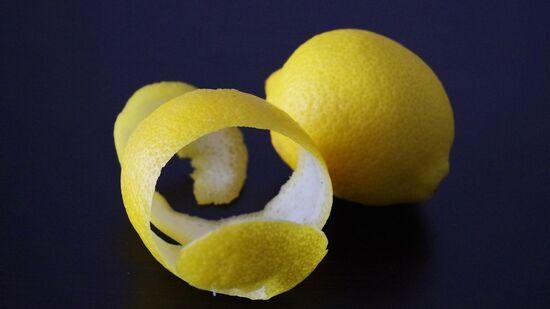 నిమ్మకాయ, నిమ్మతొక్క వల్ల కలిగే ఉపయోగాలు తెలుసా..  ఇన్ని లాభాలున్నాయా?