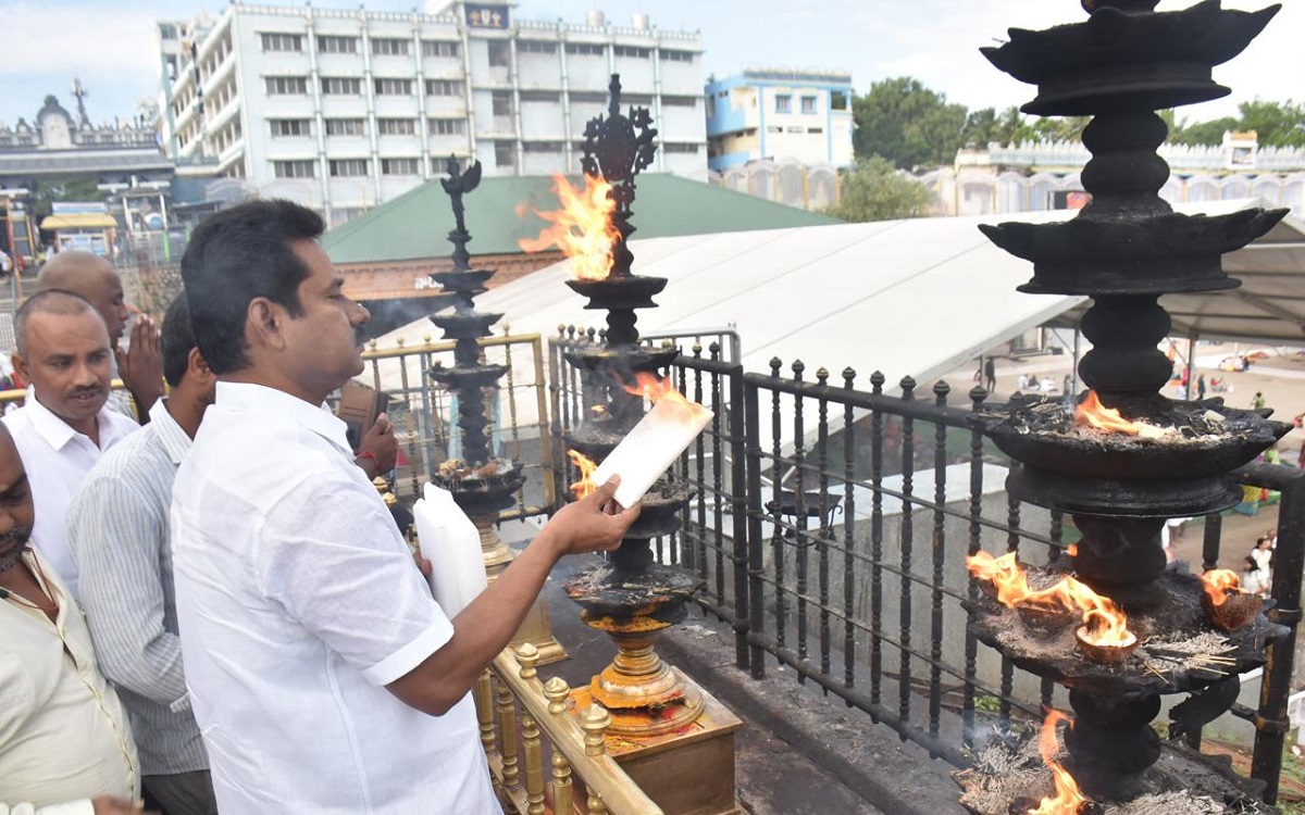తిరుమలలో బాలకృష్ణ జన్మదిన వేడుకలు..