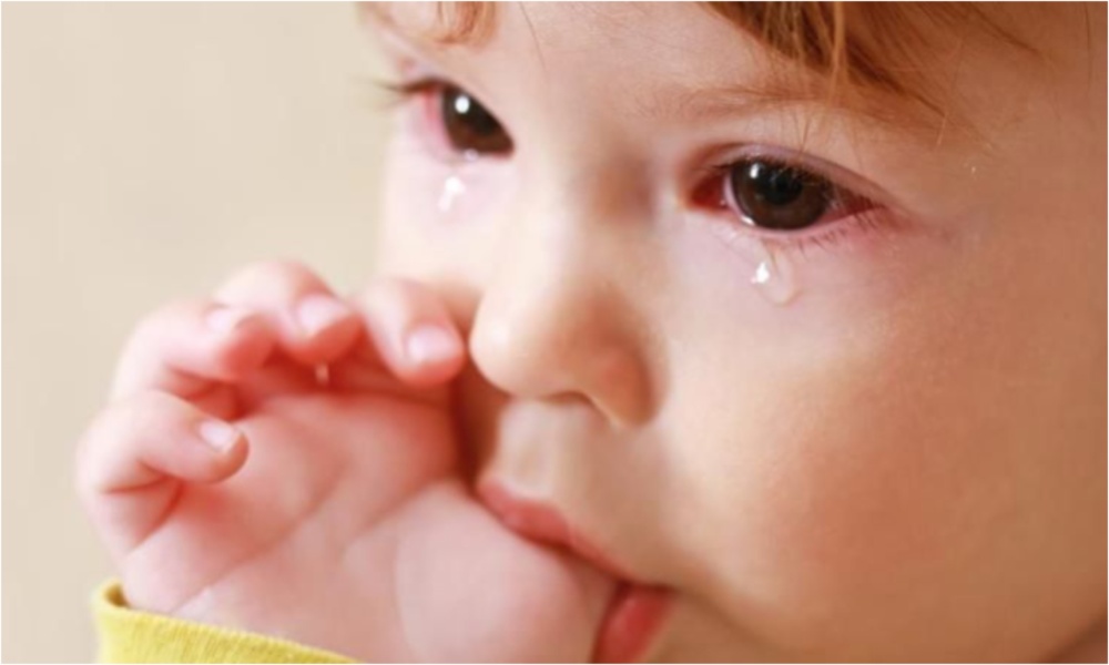 Water from eyes: పిల్లల కళ్ళ నుంచి తరచూ నీళ్లు కారుతున్నాయా… నిర్లక్ష్యం అస్సలు చేయకండి?