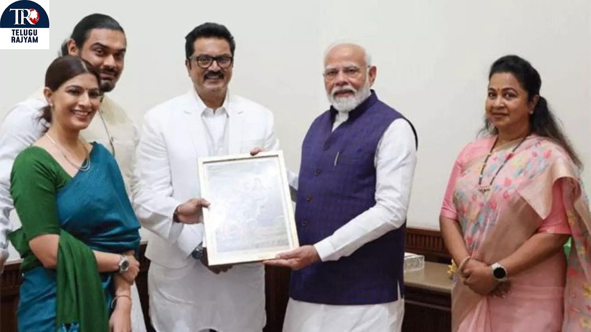 నా పెళ్లికి రండి సార్‌.. ప్రధాని మోదీని ఆహ్వానించిన వరలక్ష్మీ శరత్‌ కుమార్‌