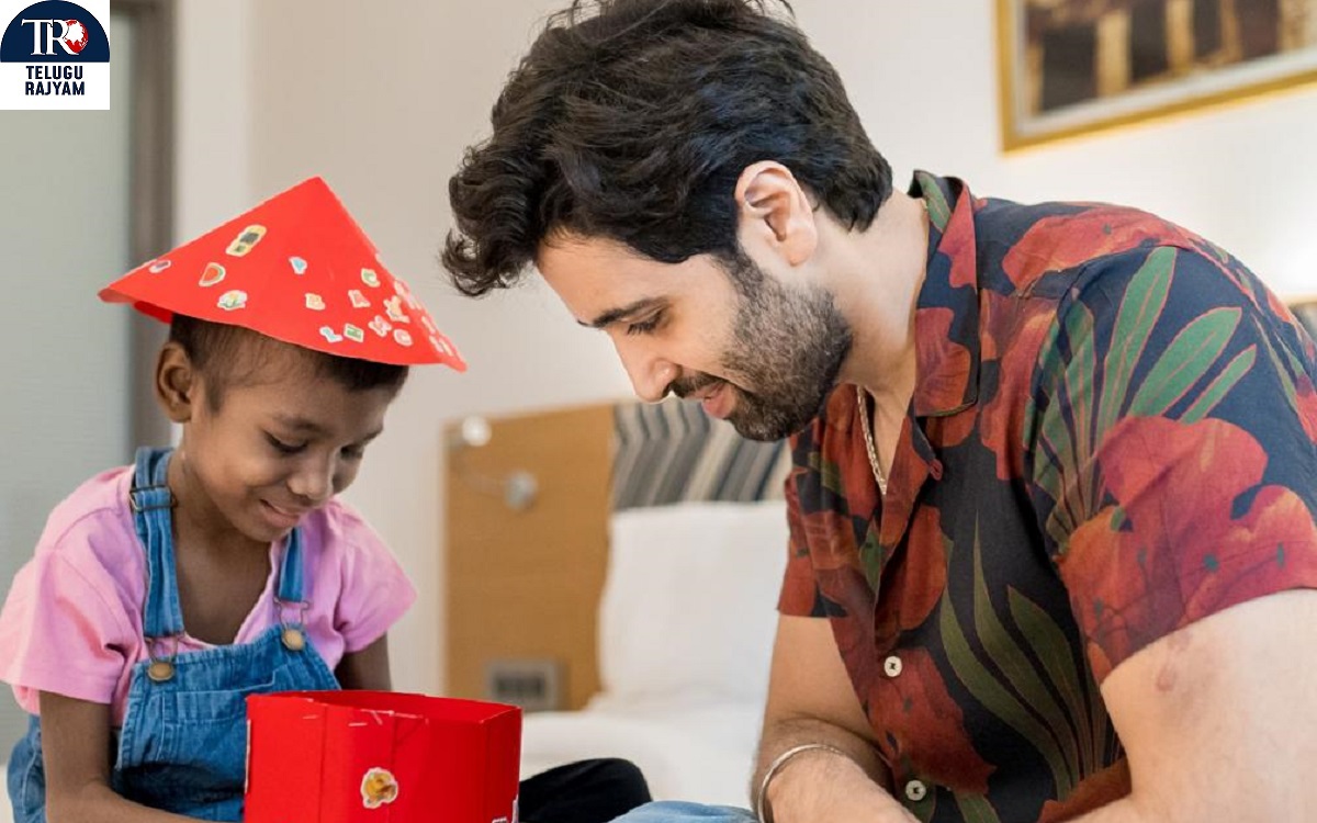 క్యాన్సర్‌తో పోరాడుతున్న చిన్నారికి సర్ప్రైజ్ ఇచ్చిన హీరో అడివి శేష్