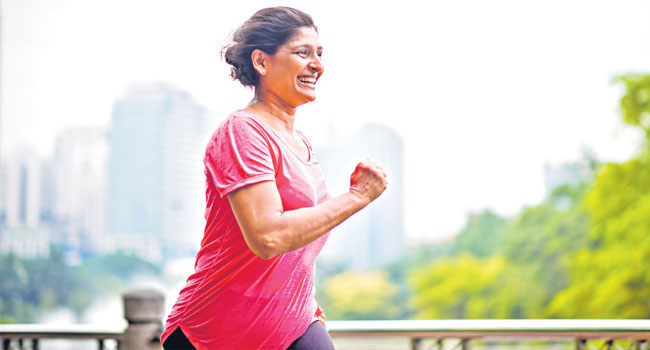 40 ఏళ్లు దాటిన మహిళలు చేయాల్సిన వ్యాయామాలు ఇవే.. ఇలా చేస్తే ఎన్నో లాభాలు!