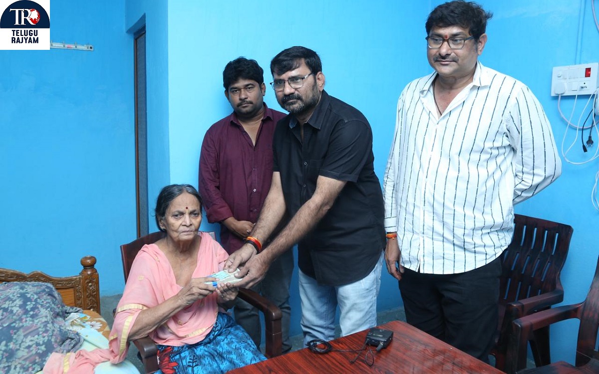 ఫిల్మ్ జర్నలిస్ట్‌ అసోసియేషన్ ద్వారా నటి పావల శ్యామలకు సాయి దుర్గ తేజ్ ఆర్థిక సాయం