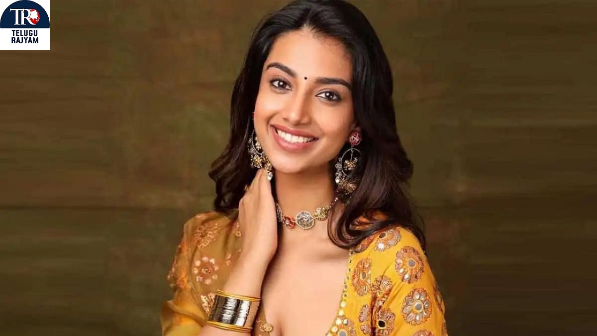 వరుస సినిమాలతో విూనాక్షి జోరు!