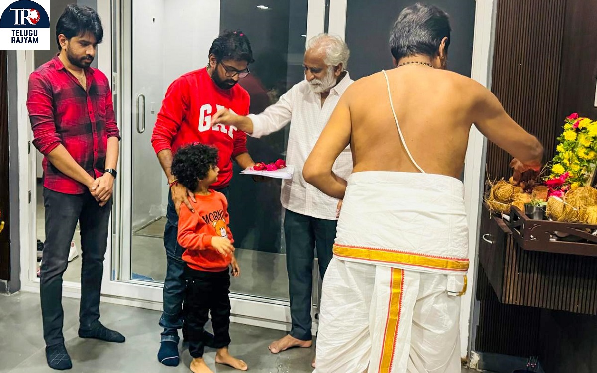 మెగాస్టార్ చిరంజీవి, వశిష్ట, యువి క్రియేషన్స్ ‘విశ్వంభర’ డబ్బింగ్ ప్రారంభం