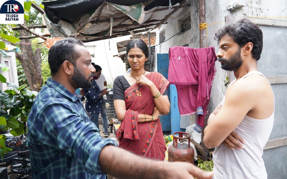 పేక మేడలు మూవీ పెయిడ్ ప్రీమియర్స్ 50 రూపాయలకే అంటున్న హీరో వినోద్ కిషన్