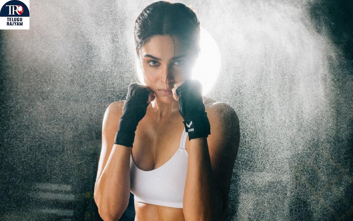 ఆల్ఫాకి సిద్ధమవుతున్న శార్వరి.. మండే మోటివేషన్‌ చూశారా?