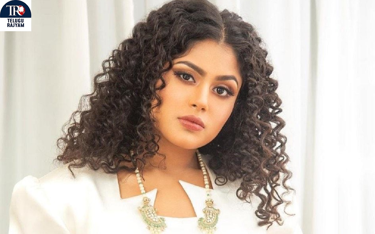 ”పాట రాసాను..పాడాను” అంటున్న ఫరియా!