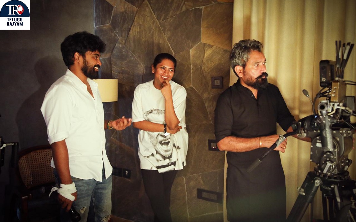 సిద్దు జొన్నలగడ్డ, హైదరాబాద్‌లో హ్యాజ్ సెట్‌లో ‘తెలుసు కదా’ ఫస్ట్ సాంగ్ షూట్